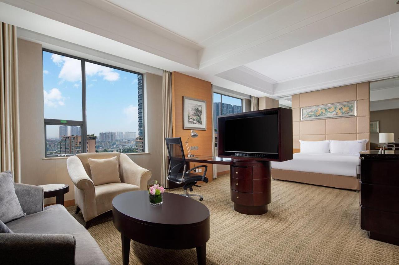 Holiday Inn Chengdu Century City-Easttower Экстерьер фото