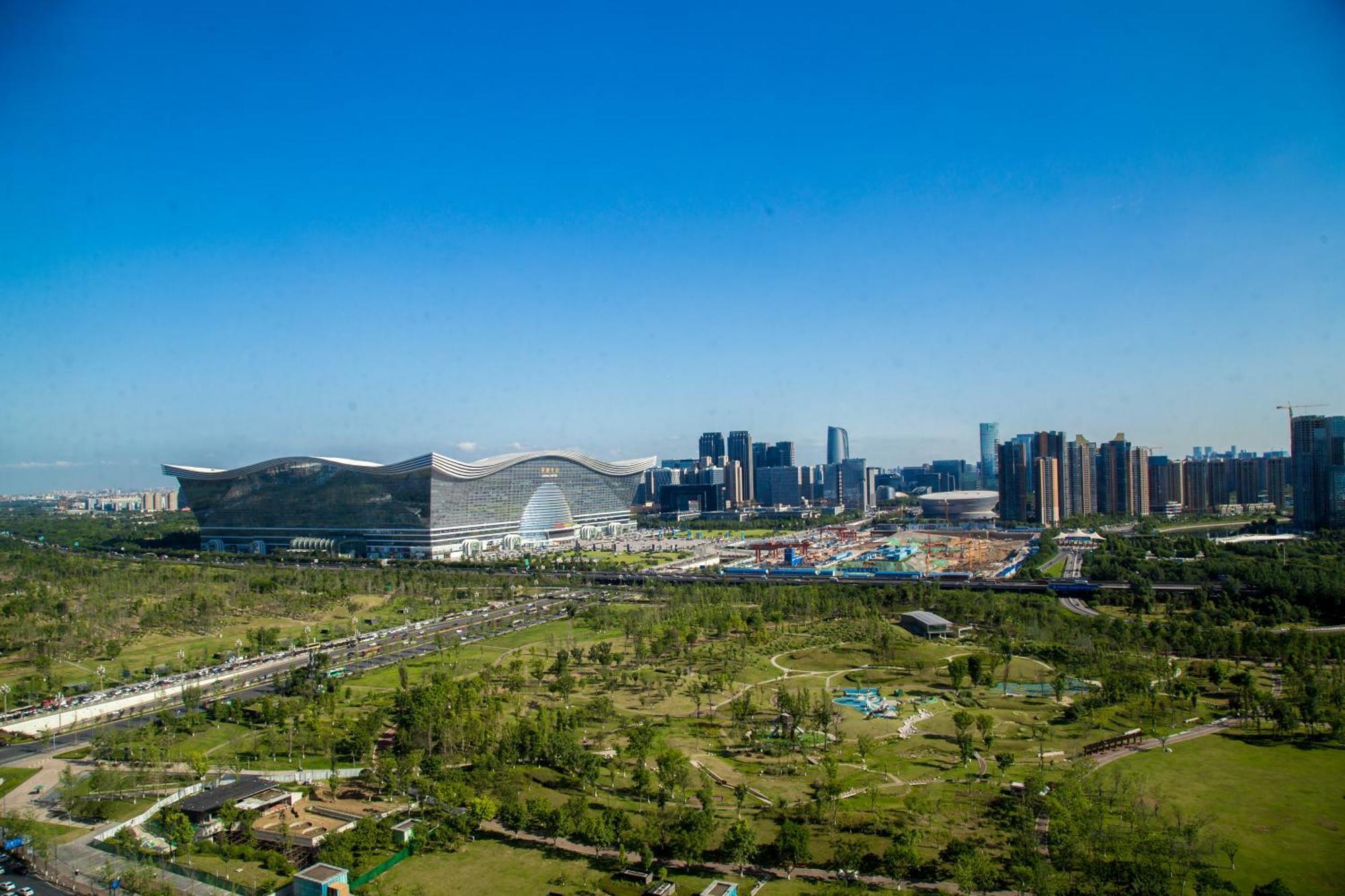 Holiday Inn Chengdu Century City-Easttower Экстерьер фото