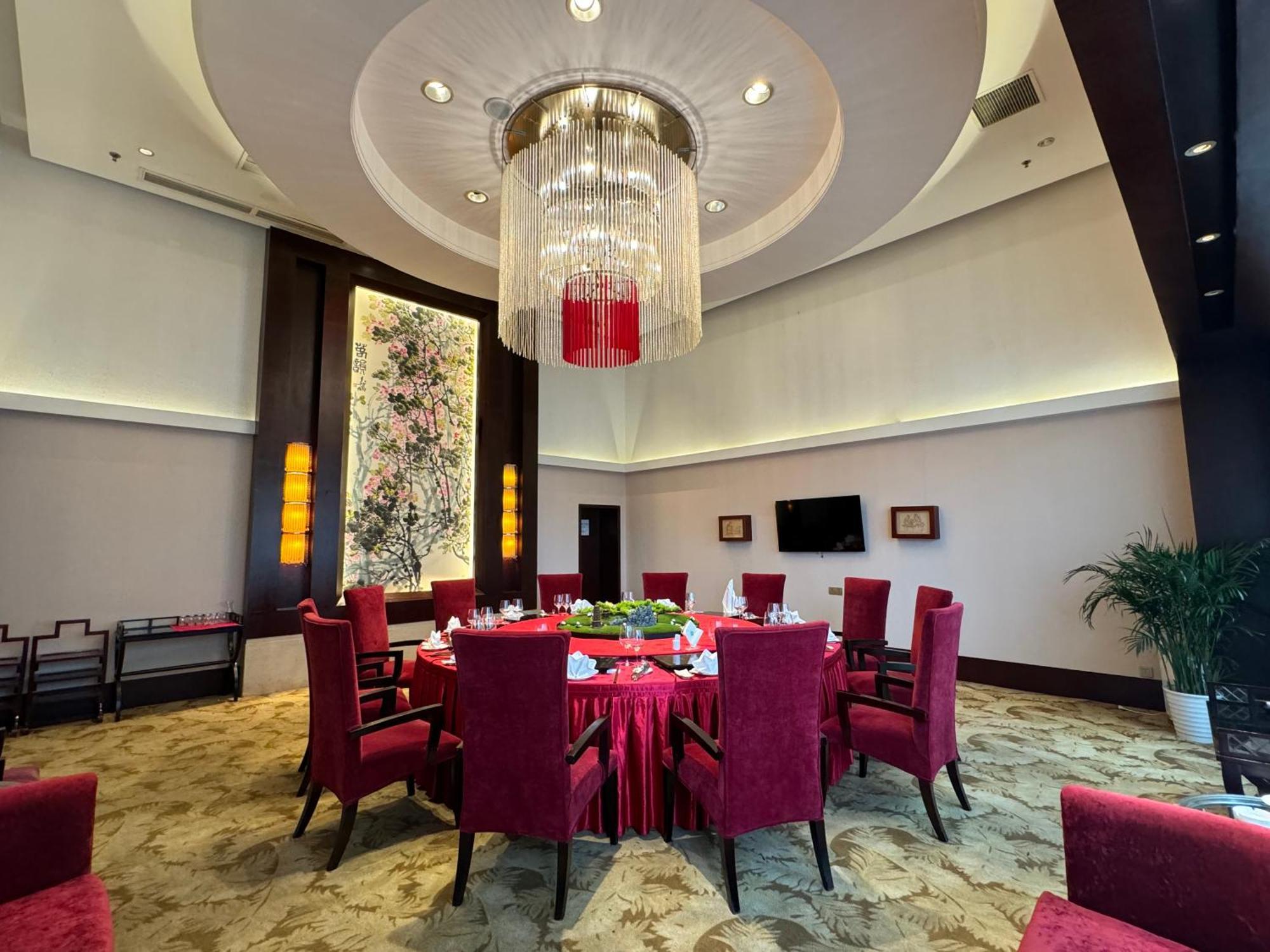 Holiday Inn Chengdu Century City-Easttower Экстерьер фото