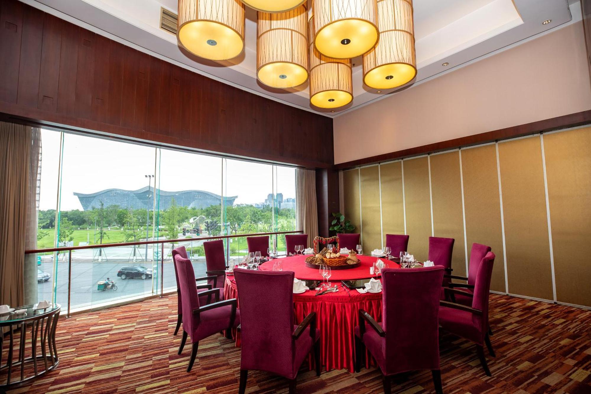 Holiday Inn Chengdu Century City-Easttower Экстерьер фото