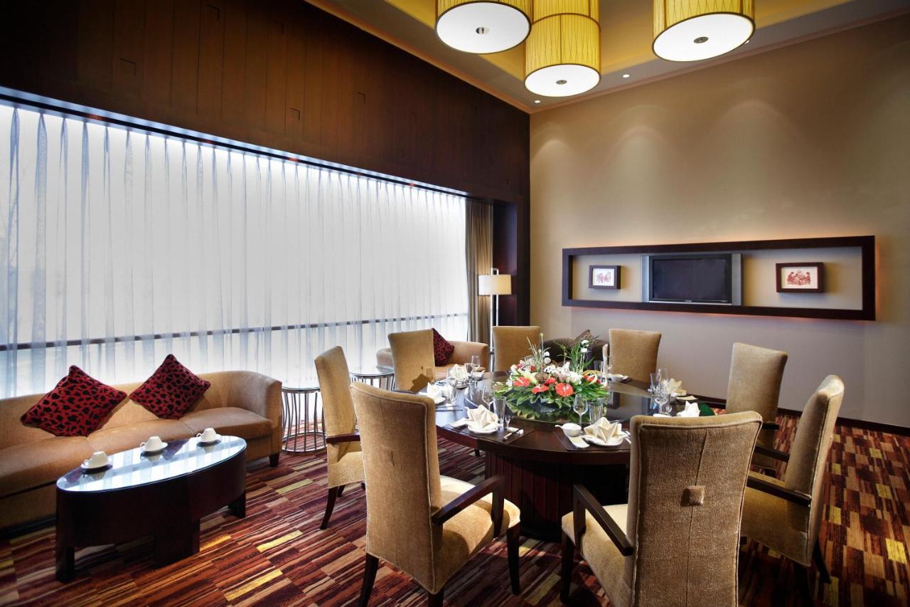 Holiday Inn Chengdu Century City-Easttower Экстерьер фото