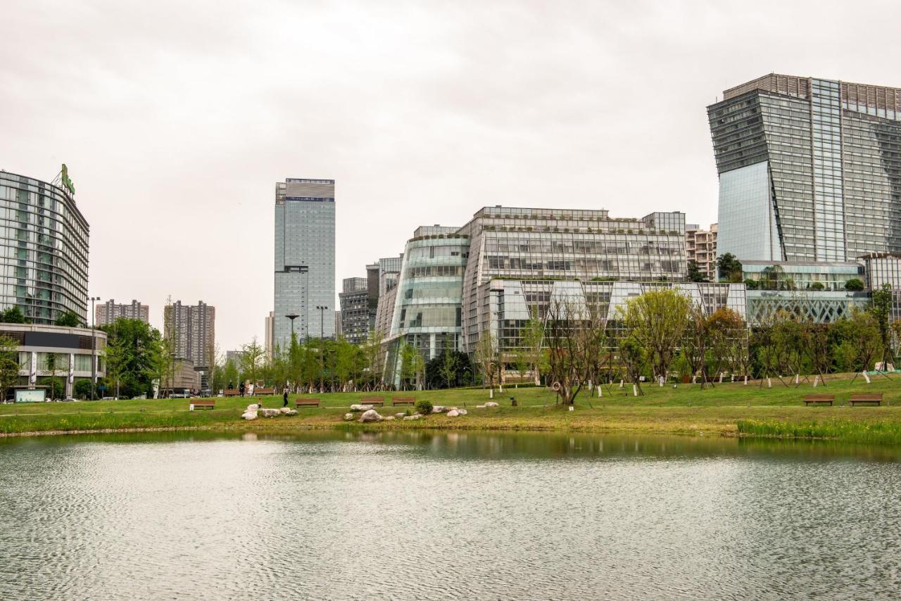 Holiday Inn Chengdu Century City-Easttower Экстерьер фото