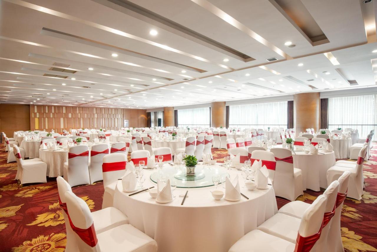 Holiday Inn Chengdu Century City-Easttower Экстерьер фото